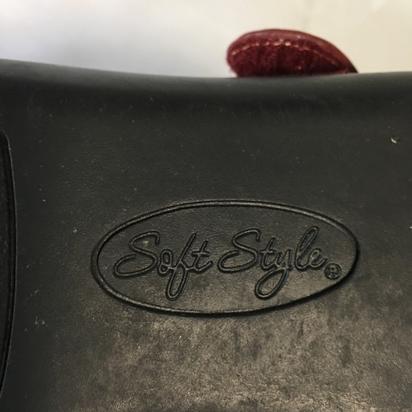 Hush Puppies Soft Style Mary Jane Shoes Sz 11 burgundy/wine EUC Like new - Picture 12 of 14